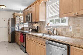 2118 Cleveland St in Hollywood, FL - Foto de edificio - Building Photo