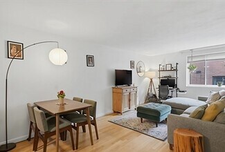 205 Kent St in Brookline, MA - Building Photo - Building Photo