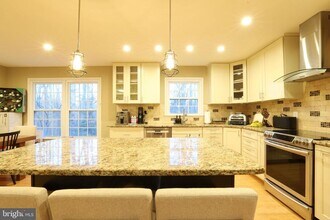 7966 Hidden Bridge Dr in Springfield, VA - Building Photo - Building Photo