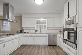 2121 Canton Dr in Fort Worth, TX - Building Photo - Building Photo