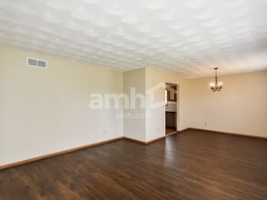 10996 Meadowsweet Ln in Roscoe, IL - Building Photo - Building Photo