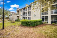 100 Ironwood Dr in Ponte Vedra Beach, FL - Foto de edificio - Building Photo