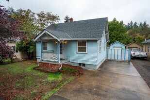 5251 SE Bybee Blvd in Portland, OR - Building Photo