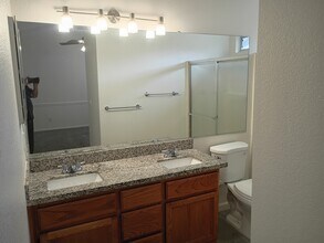 9582 Sunlight Ln in Elk Grove, CA - Building Photo - Building Photo