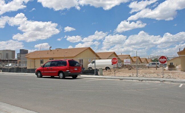 401-421 Park St in El Paso, TX - Foto de edificio - Building Photo