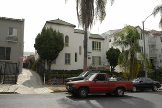 218 S Kenmore Ave in Los Angeles, CA - Building Photo - Building Photo