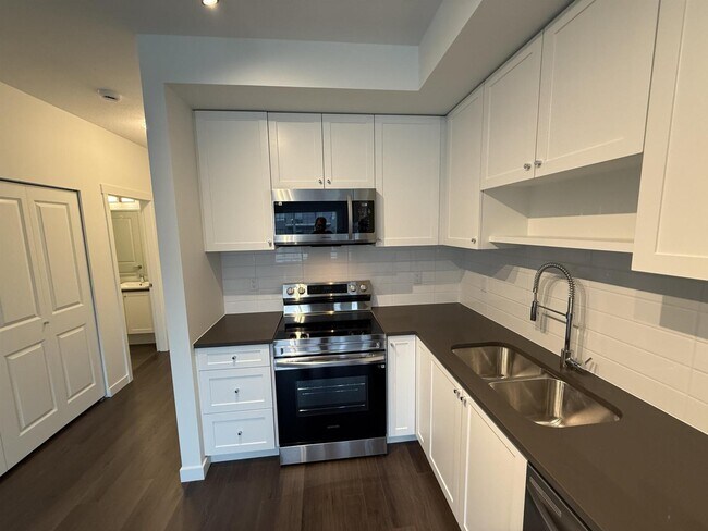 8509-8158 158 St in Surrey, BC - Building Photo - Building Photo