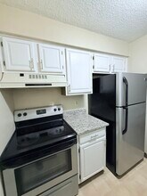 5002 Ravens Crest Dr, Unit 5002 Ravens Crest in Plainsboro, NJ - Building Photo - Building Photo