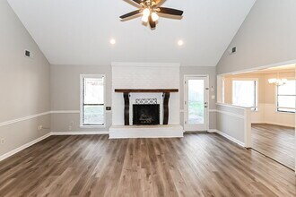 8708 Rhonda Cir N in Memphis, TN - Foto de edificio - Building Photo