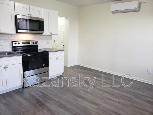 5625 Sprague St in Philadelphia, PA - Building Photo - Building Photo