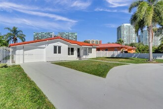 299 Atlantic Is in Sunny Isles Beach, FL - Building Photo - Building Photo