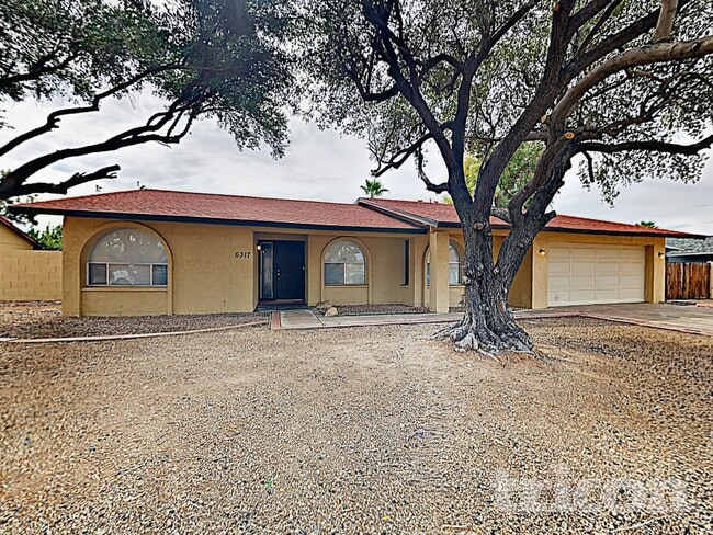 6317 W Desert Hills Dr in Glendale, AZ - Building Photo - Building Photo