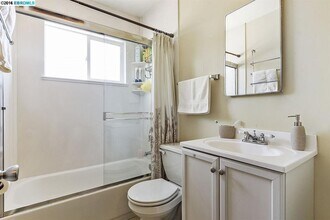 22115 Main St in Hayward, CA - Building Photo - Building Photo