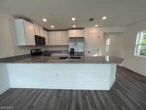 6391 Brant Bay Blvd in North Fort Myers, FL - Building Photo - Building Photo