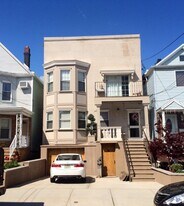 81 W 27th St in Bayonne, NJ - Building Photo