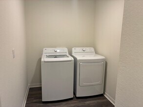 3471 Ledgewood St in Port Charlotte, FL - Building Photo - Building Photo