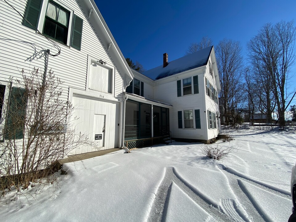 316 Main St in Alton, NH - Building Photo