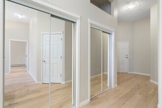 881-215 15 Ave SW in Calgary, AB - Building Photo - Building Photo