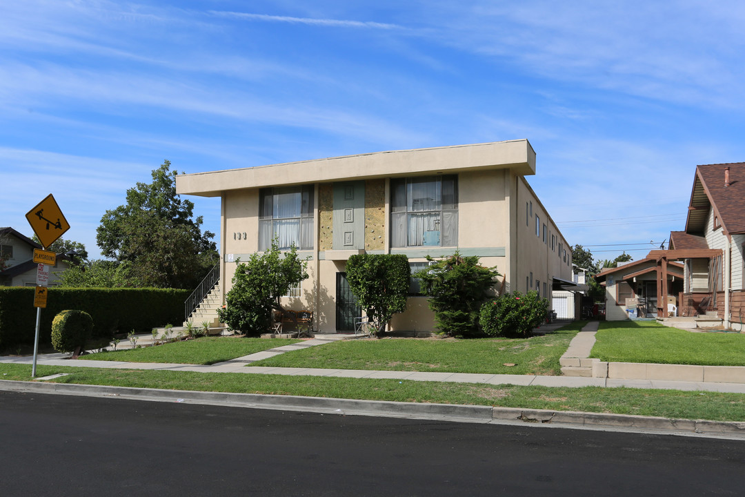 133 S Cedar St in Glendale, CA - Foto de edificio