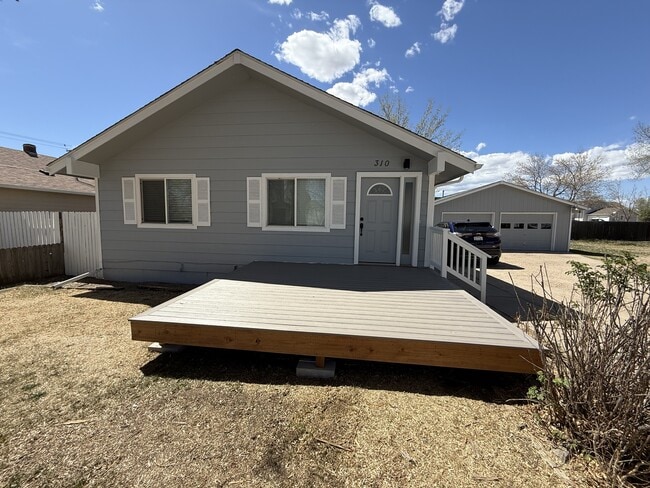 310 Chimney Park Dr in Windsor, CO - Building Photo - Building Photo