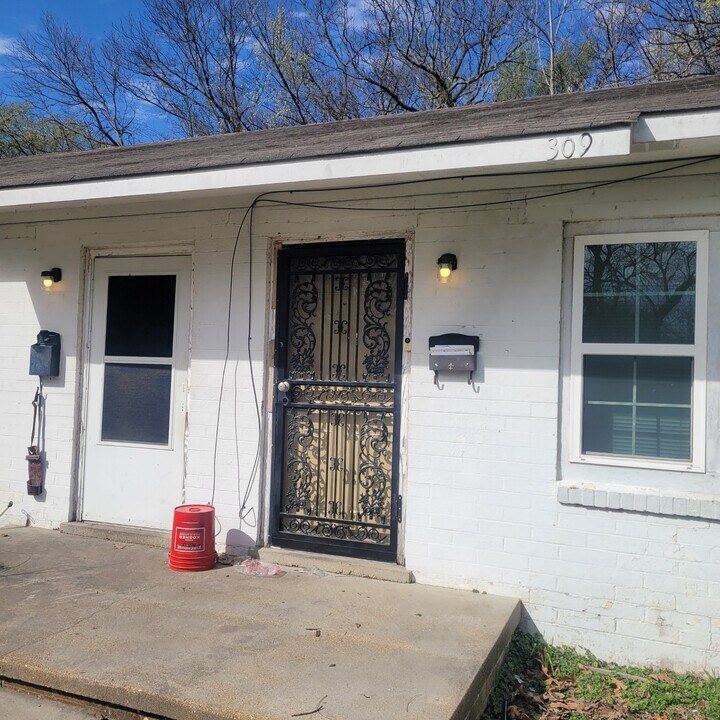 311 Walnut St in Jonesboro, AR - Building Photo