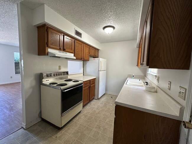 1408-1408 University Dr in Russellville, AR - Building Photo - Building Photo