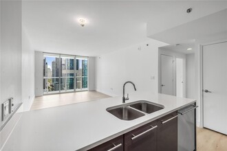 55 SE 6th St, Unit 3208 in Miami, FL - Building Photo - Building Photo