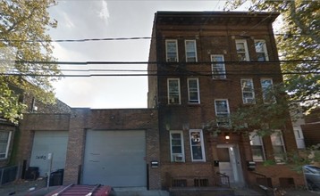 35 Hopkins Ave in Jersey City, NJ - Foto de edificio - Building Photo