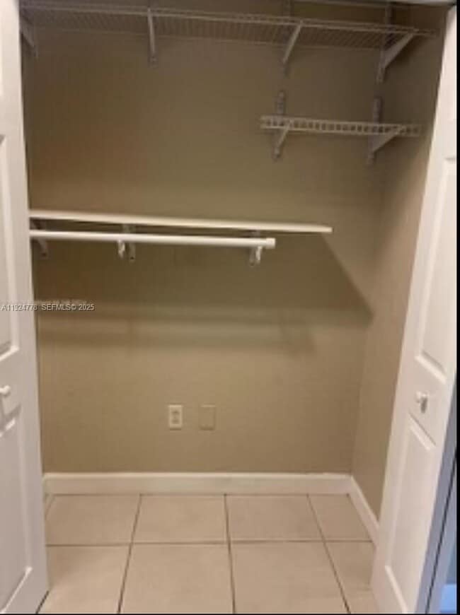 9751 Wayne Ave in Palmetto Bay, FL - Building Photo - Building Photo