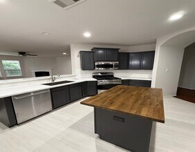 11 Hearthwick Rd in Tomball, TX - Building Photo - Building Photo