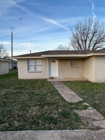 332 Waters St in Moran, TX - Foto de edificio