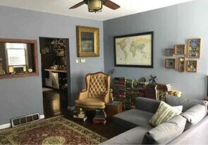 4525 Panama Way in Pittsburgh, PA - Building Photo