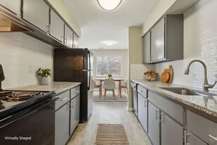 Applewood At The Cove Apartments in Kansas City, MO - Building Photo