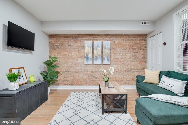 property at 1255 Raum St NE