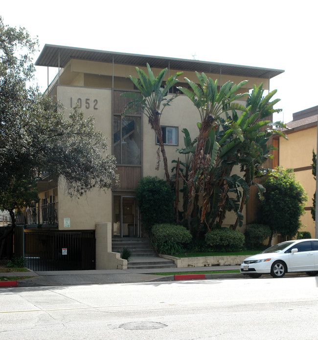 1052 Del Mar Blvd in Pasadena, CA - Building Photo - Building Photo