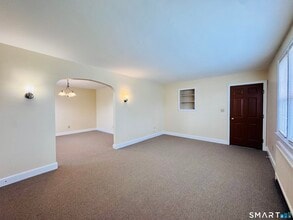 47 Clover St in Stratford, CT - Building Photo - Building Photo