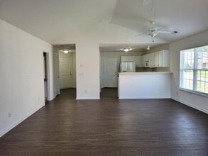 1203 Wyngate Dr in Greenville, NC - Building Photo - Building Photo