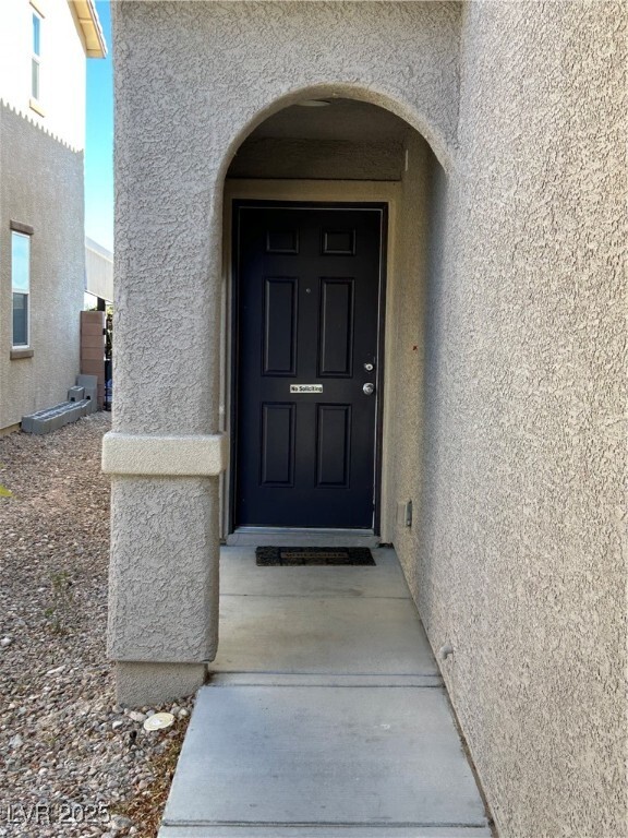 8638 Blue Ocean St in Las Vegas, NV - Building Photo - Building Photo