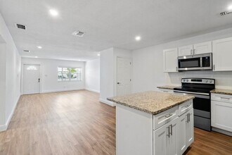 809 SE 4th St in Boynton Beach, FL - Building Photo - Building Photo