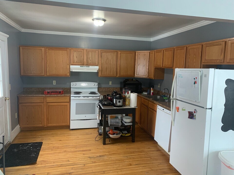 735 S Main St, Unit A in Northfield, VT - Foto de edificio