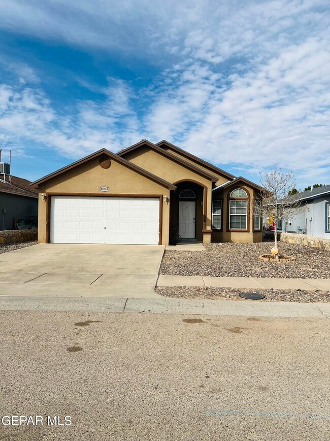 12369 Tierra Apache Rd in El Paso, TX - Building Photo - Building Photo