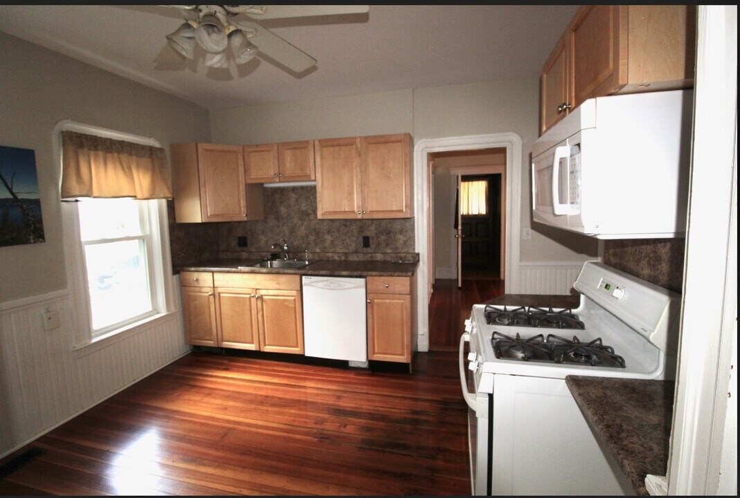 39 Hall Ave in Somerville, MA - Building Photo