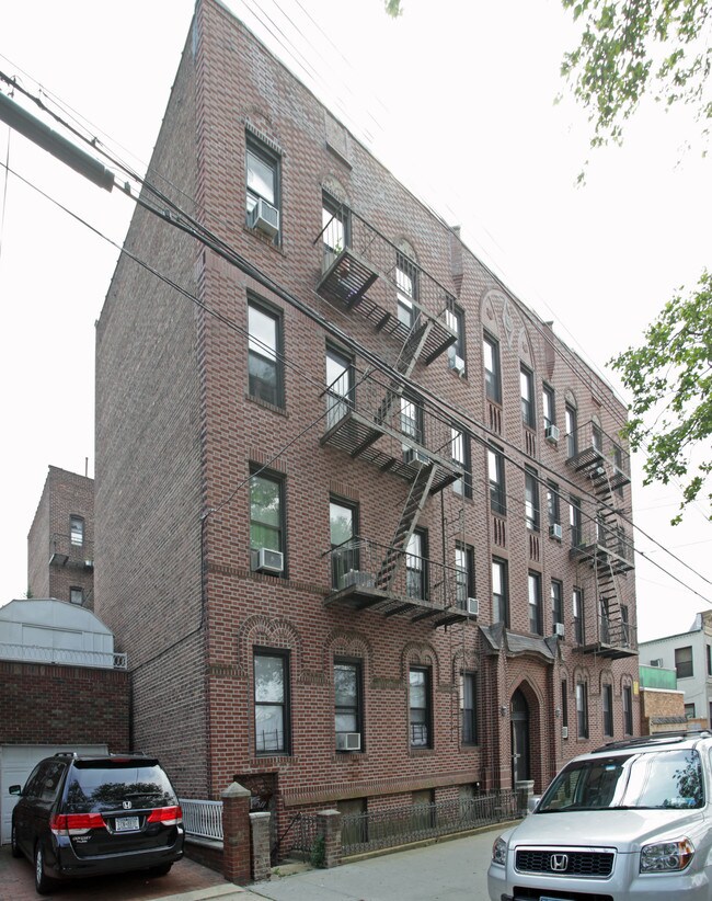 1620 Bay Ridge Ave in Brooklyn, NY - Foto de edificio - Building Photo