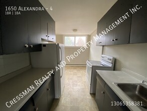 1650 Alexandra St in Regina, SK - Building Photo - Building Photo