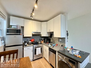 541 W Belmont Ave, Unit 1 in Chicago, IL - Building Photo - Building Photo