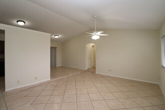 528 Tradewinds Dr in Deltona, FL - Building Photo - Building Photo