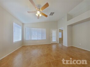 2030 N 108th Dr, Unit 1630 Griffith Park Apt#6 in Avondale, AZ - Foto de edificio - Building Photo