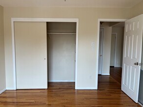 410 Jericho Tpke in New Hyde Park, NY - Building Photo - Building Photo