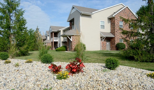 Forest Oaks Apartments in Muncie, IN - Foto de edificio - Building Photo