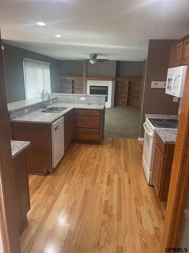 10011 S 100th Cir in La Vista, NE - Building Photo - Building Photo
